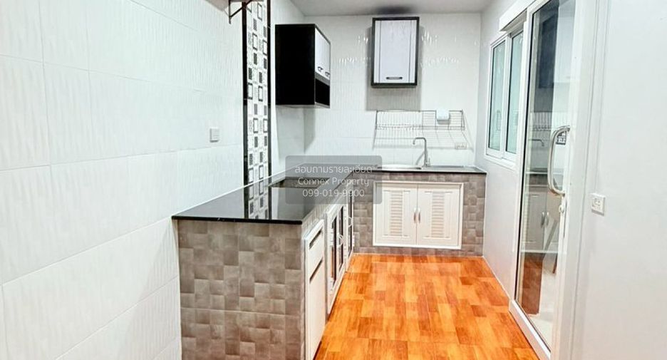Casa adosada en venta de 3 habitaciones en Bang Yai, Nonthaburi