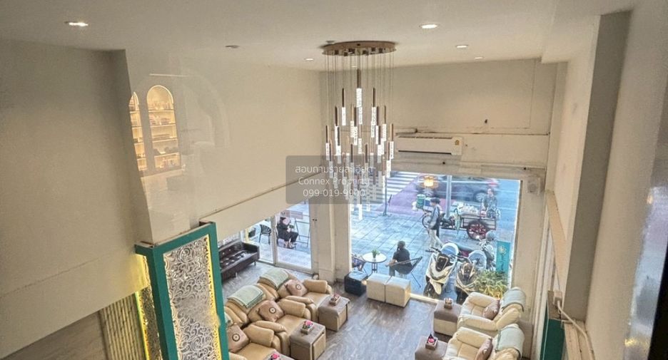 For sale 5 bedrooms retail Space in Khlong San, Bangkok