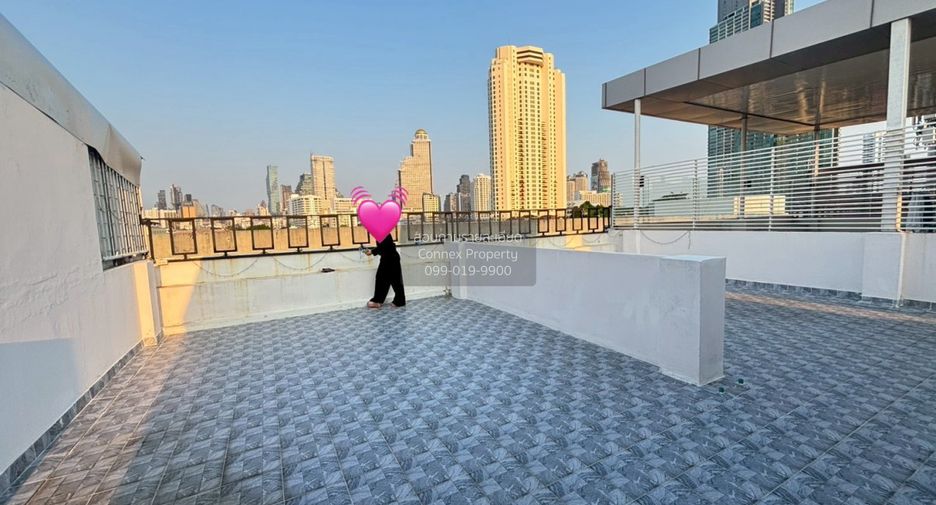 For sale 5 bedrooms retail Space in Khlong San, Bangkok