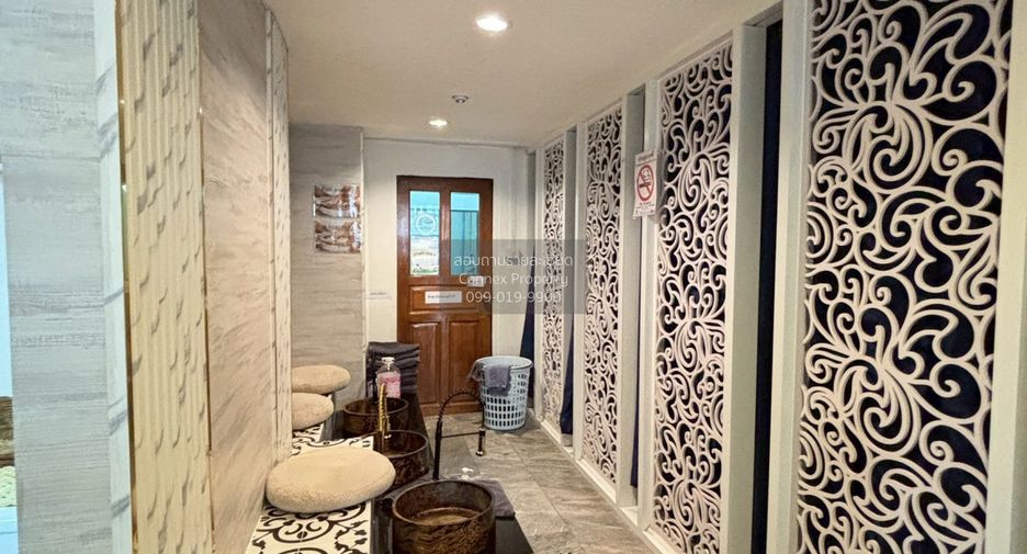 For sale 5 bedrooms retail Space in Khlong San, Bangkok