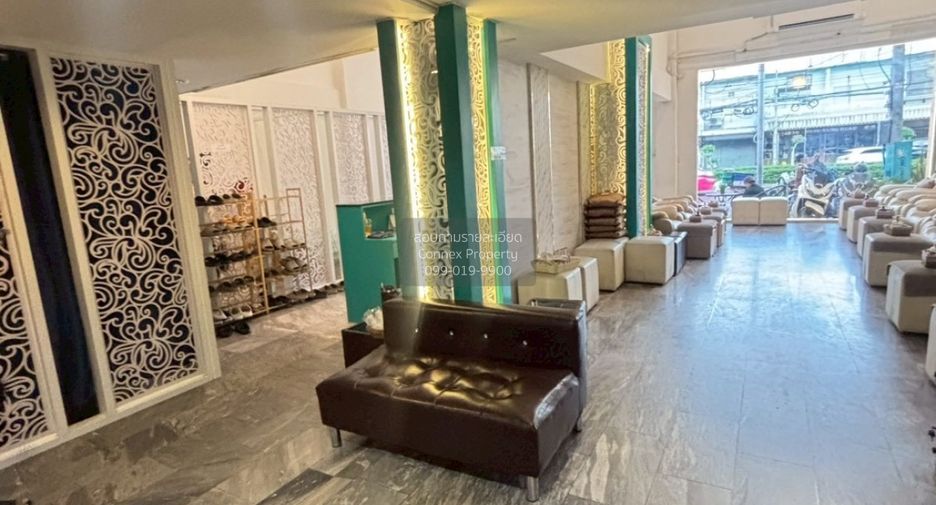 For sale 5 bedrooms retail Space in Khlong San, Bangkok