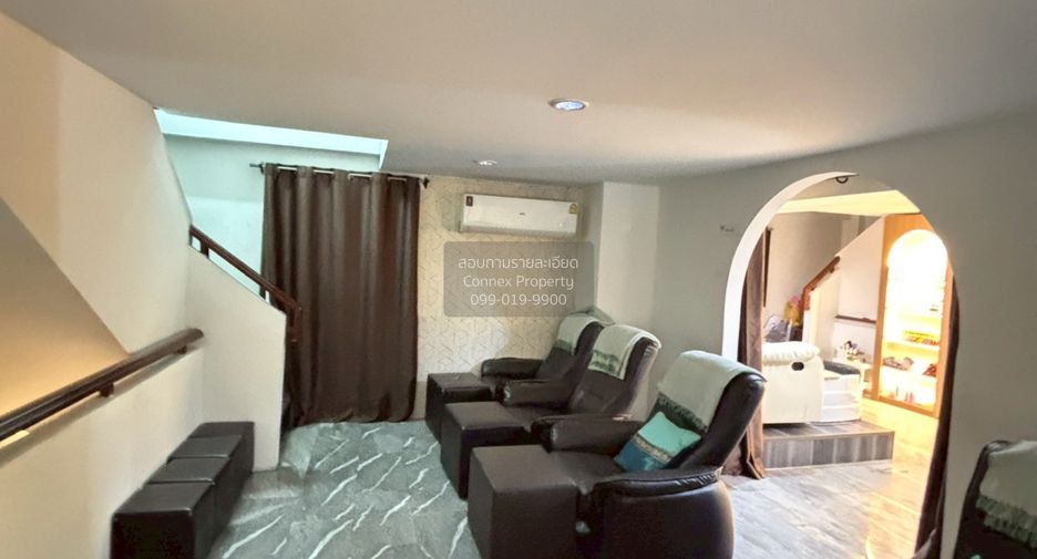 For sale 5 bedrooms retail Space in Khlong San, Bangkok
