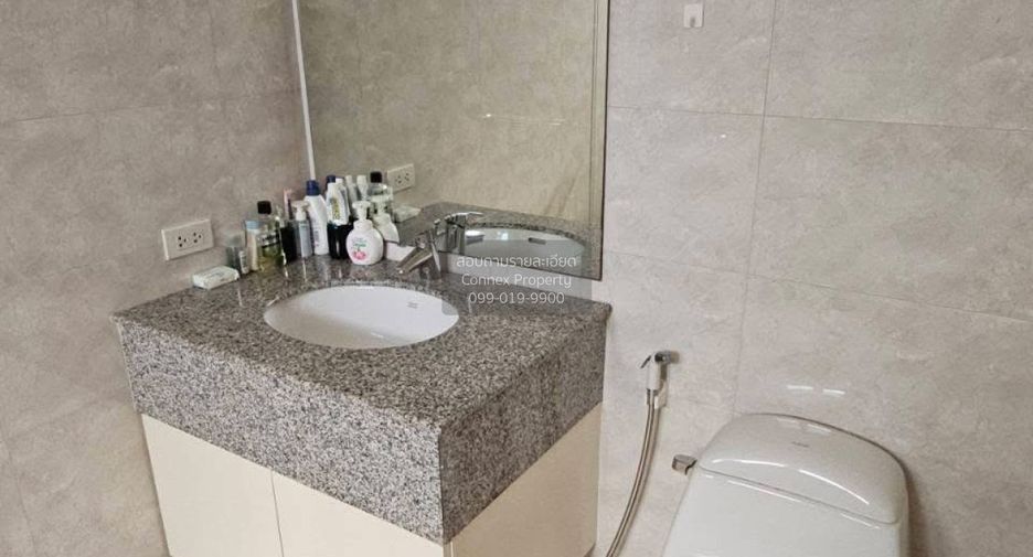 For sale 3 bedrooms condo in Watthana, Bangkok