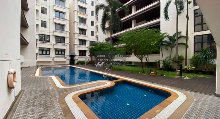 For sale 3 bedrooms condo in Watthana, Bangkok