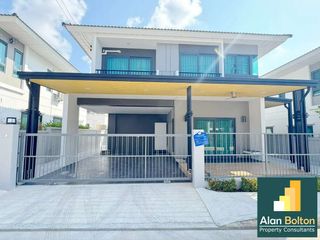 Casa en alquiler de 3 habitaciones en Bang Lamung, Chonburi