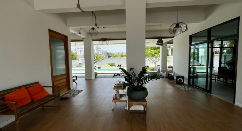 À louer 4 chambres villa à South Pattaya, Pattaya