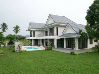 À louer 4 chambres villa à Bang Lamung, Chonburi