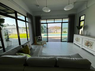 À louer 4 chambres villa à Bang Lamung, Chonburi