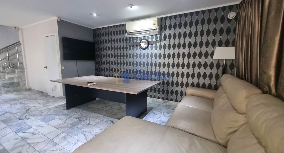 For sale 3 bedrooms house in Pratumnak, Pattaya