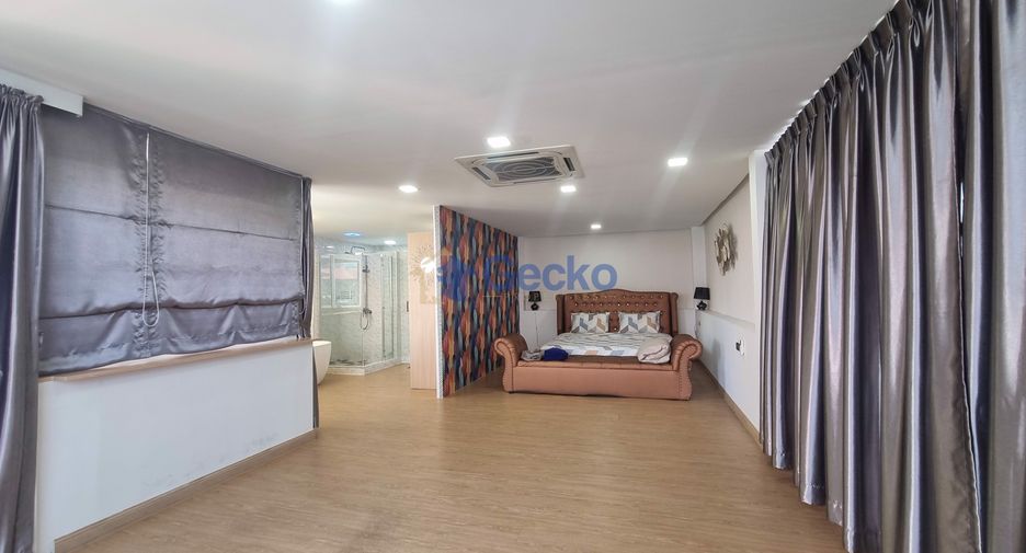 For sale 3 bedrooms house in Pratumnak, Pattaya