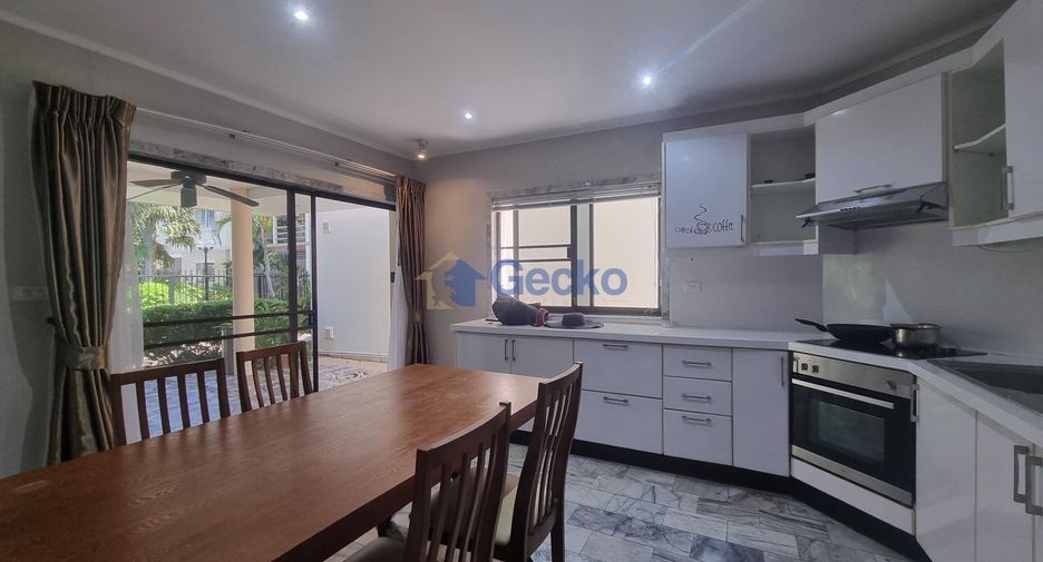 For sale 3 bedrooms house in Pratumnak, Pattaya