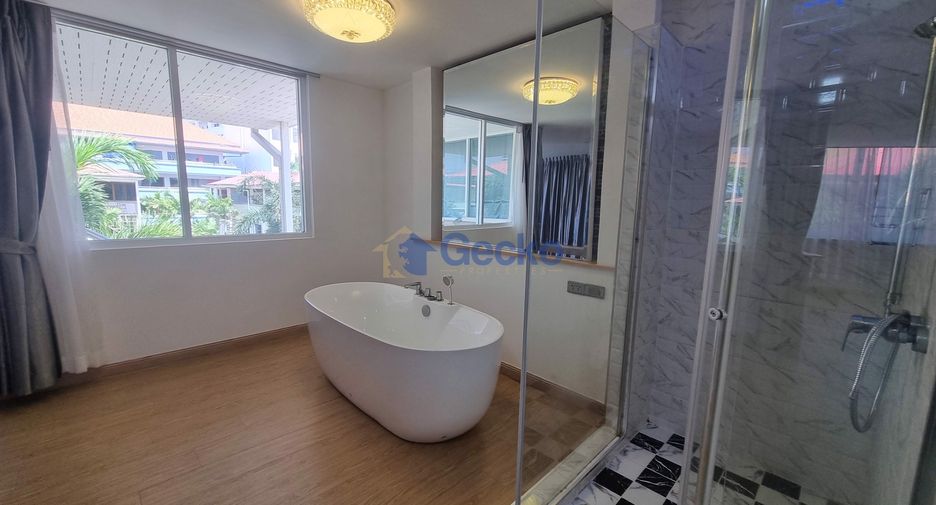 For sale 3 bedrooms house in Pratumnak, Pattaya