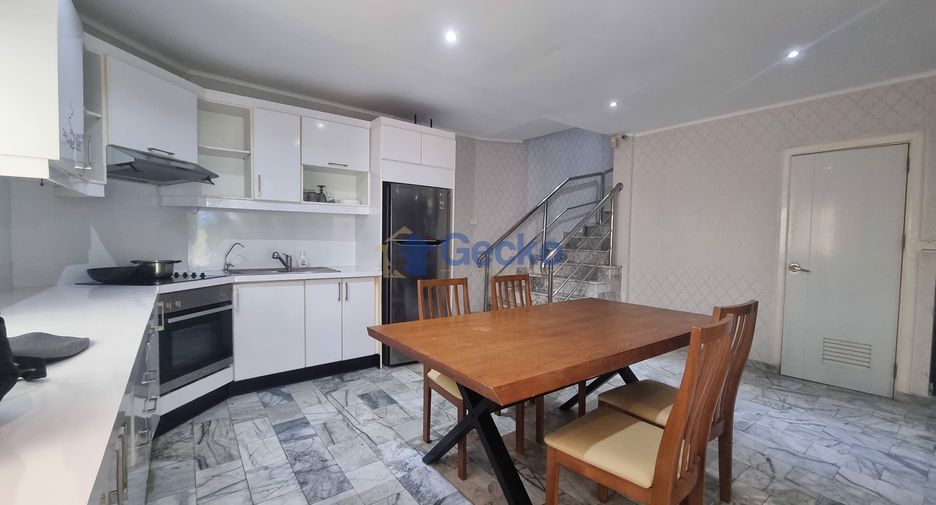 For sale 3 bedrooms house in Pratumnak, Pattaya