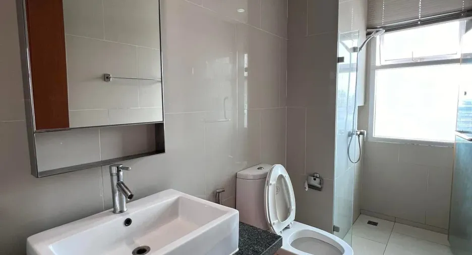 For rent 1 bed condo in Khlong San, Bangkok