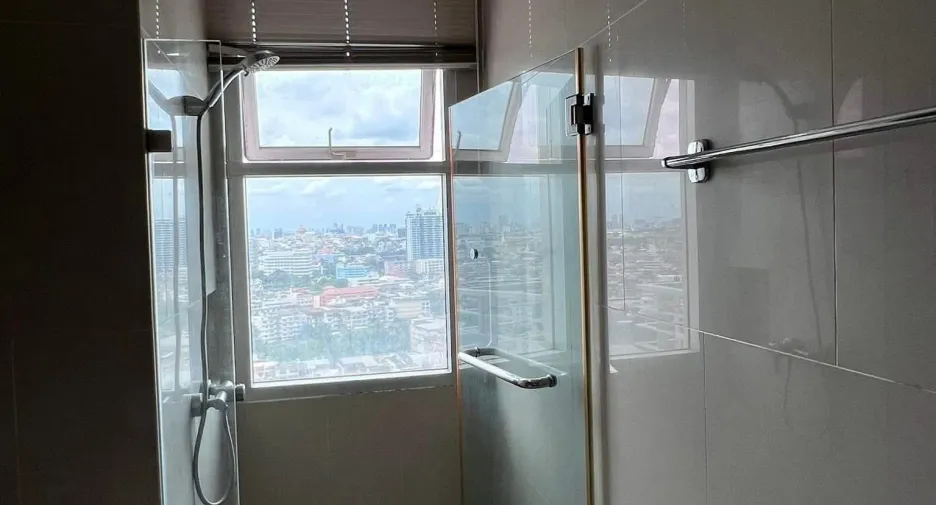 For rent 1 bed condo in Khlong San, Bangkok