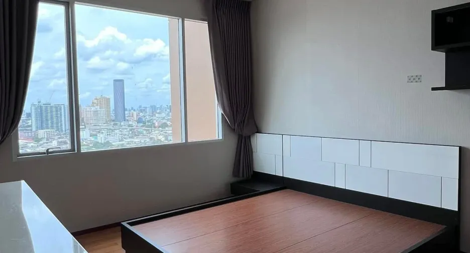 For rent 1 bed condo in Khlong San, Bangkok