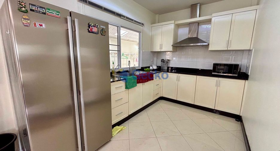 For rent 3 bedrooms house in East Pattaya, Pattaya