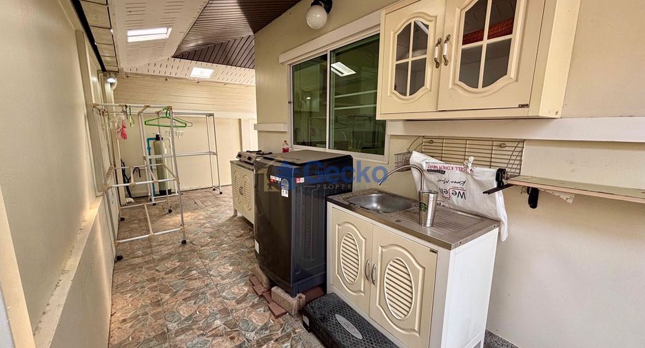 For rent 3 bedrooms house in East Pattaya, Pattaya