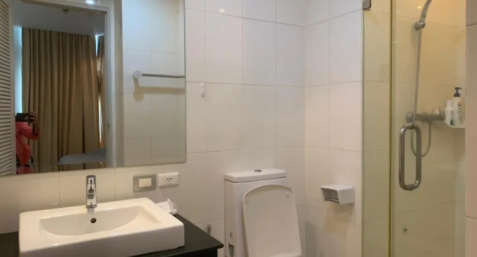 Condo en venta y en alquiler de 2 habitaciones en Watthana, Bangkok