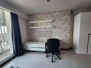 Wohnung zur Miete mit 1 Zimmer in Yan Nawa, Bangkok