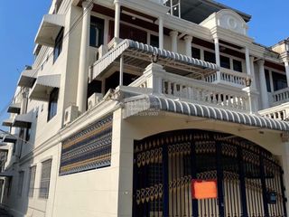 For rent 4 bedrooms townhouse in Yan Nawa, Bangkok