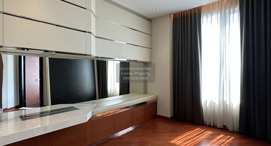 For rent 2 bedrooms condo in Sathon, Bangkok