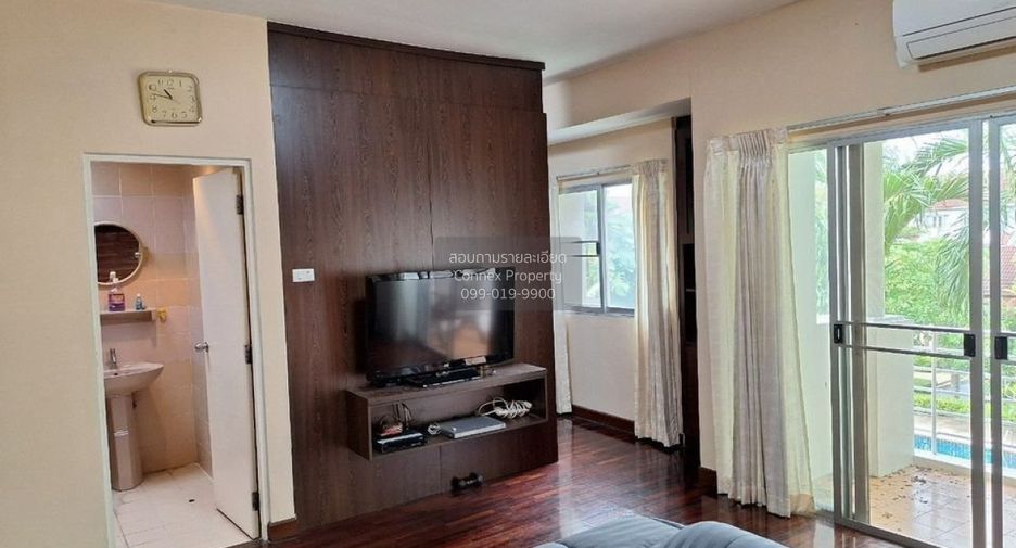 For rent 3 bedrooms townhouse in Bueng Kum, Bangkok