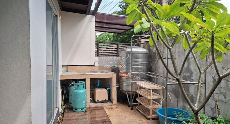 For rent 3 bedrooms townhouse in Bueng Kum, Bangkok