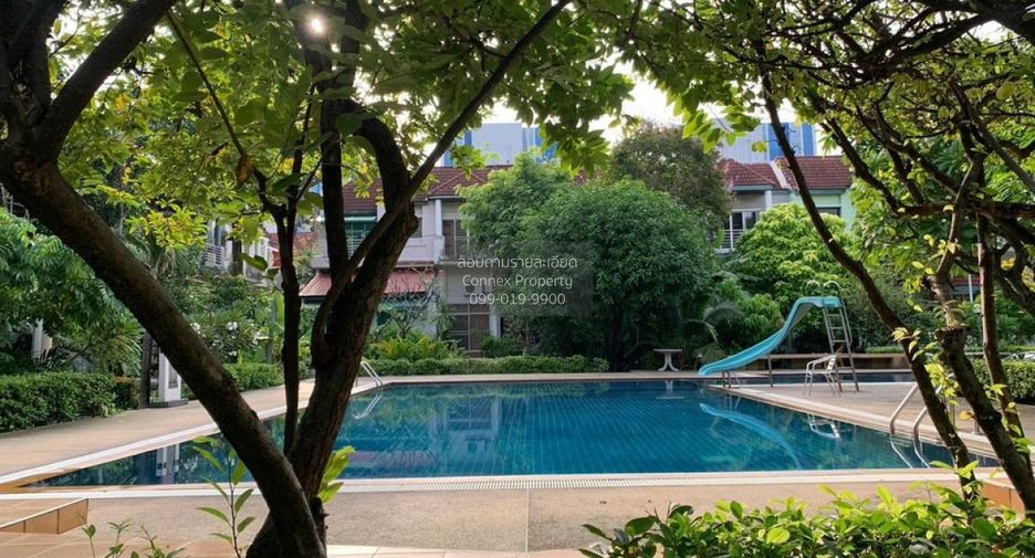 For rent 3 bedrooms townhouse in Bueng Kum, Bangkok