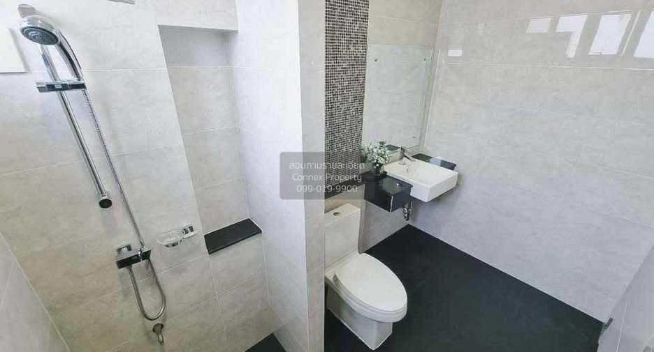 Haus zur Miete mit 5 Zimmer in Lat Krabang, Bangkok