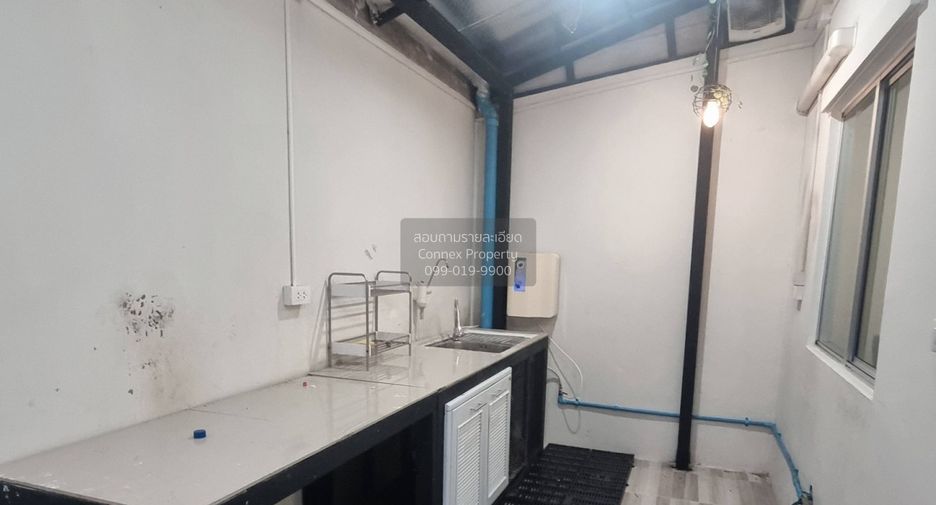 Casa adosada en alquiler de 3 habitaciones en Bang Phli, Samut Prakan