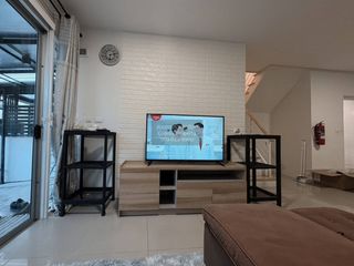 Casa adosada en alquiler de 3 habitaciones en Bang Phli, Samut Prakan