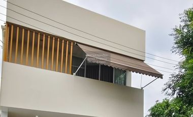 Haus zur Miete mit 4 Zimmer in Saphan Sung, Bangkok