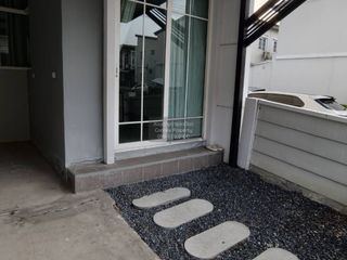 For rent 3 bedrooms townhouse in Chom Thong, Bangkok