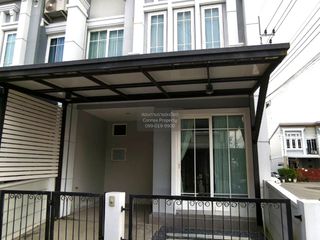 For rent 3 bedrooms townhouse in Chom Thong, Bangkok