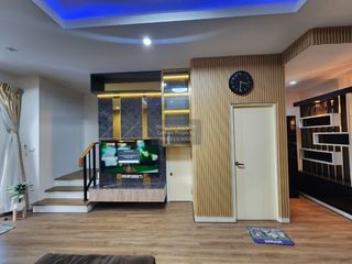 Reihenhaus zur Miete mit 3 Zimmer in Saphan Sung, Bangkok
