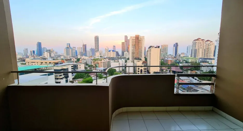 For rent 2 ベッドルーム apartment in Watthana, Bangkok
