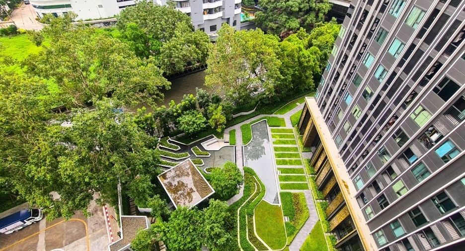 For rent studio condo in Pathum Wan, Bangkok