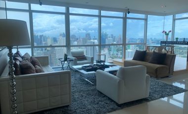 À louer 3 chambres condo à Pathum Wan, Bangkok