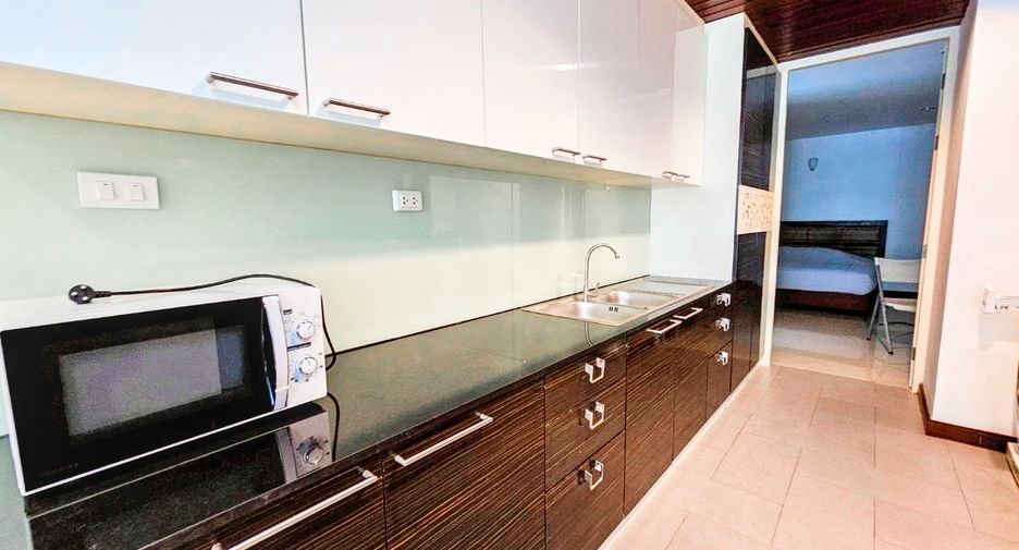 Condo en alquiler de 3 habitaciones en Watthana, Bangkok