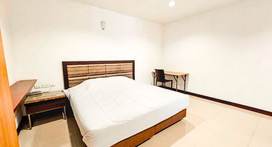 Condo en alquiler de 3 habitaciones en Watthana, Bangkok