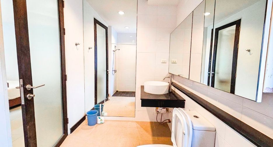 Condo en alquiler de 3 habitaciones en Watthana, Bangkok