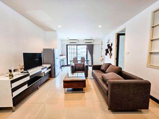 Condo en alquiler de 3 habitaciones en Watthana, Bangkok
