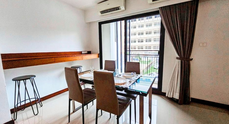 Condo en alquiler de 3 habitaciones en Watthana, Bangkok
