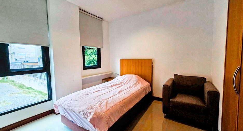 Condo en alquiler de 3 habitaciones en Watthana, Bangkok