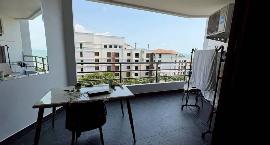 For sale studio condo in Pratumnak, Pattaya
