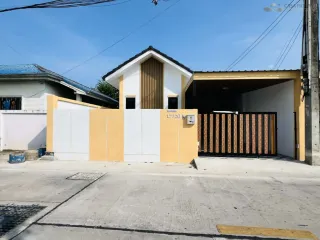 Haus zum Kauf mit 2 Zimmer in Bang Lamung, Chonburi