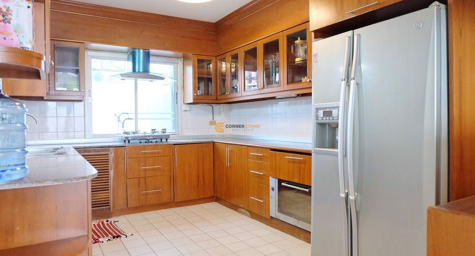 For rent and for sale 7 bedrooms house in Jomtien, Pattaya
