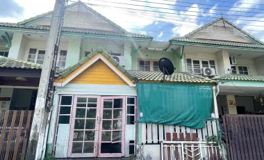 Casa adosada en venta de 3 habitaciones en Bang Yai, Nonthaburi