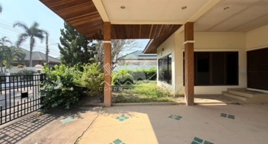 For sale 3 bedrooms house in East Pattaya, Pattaya